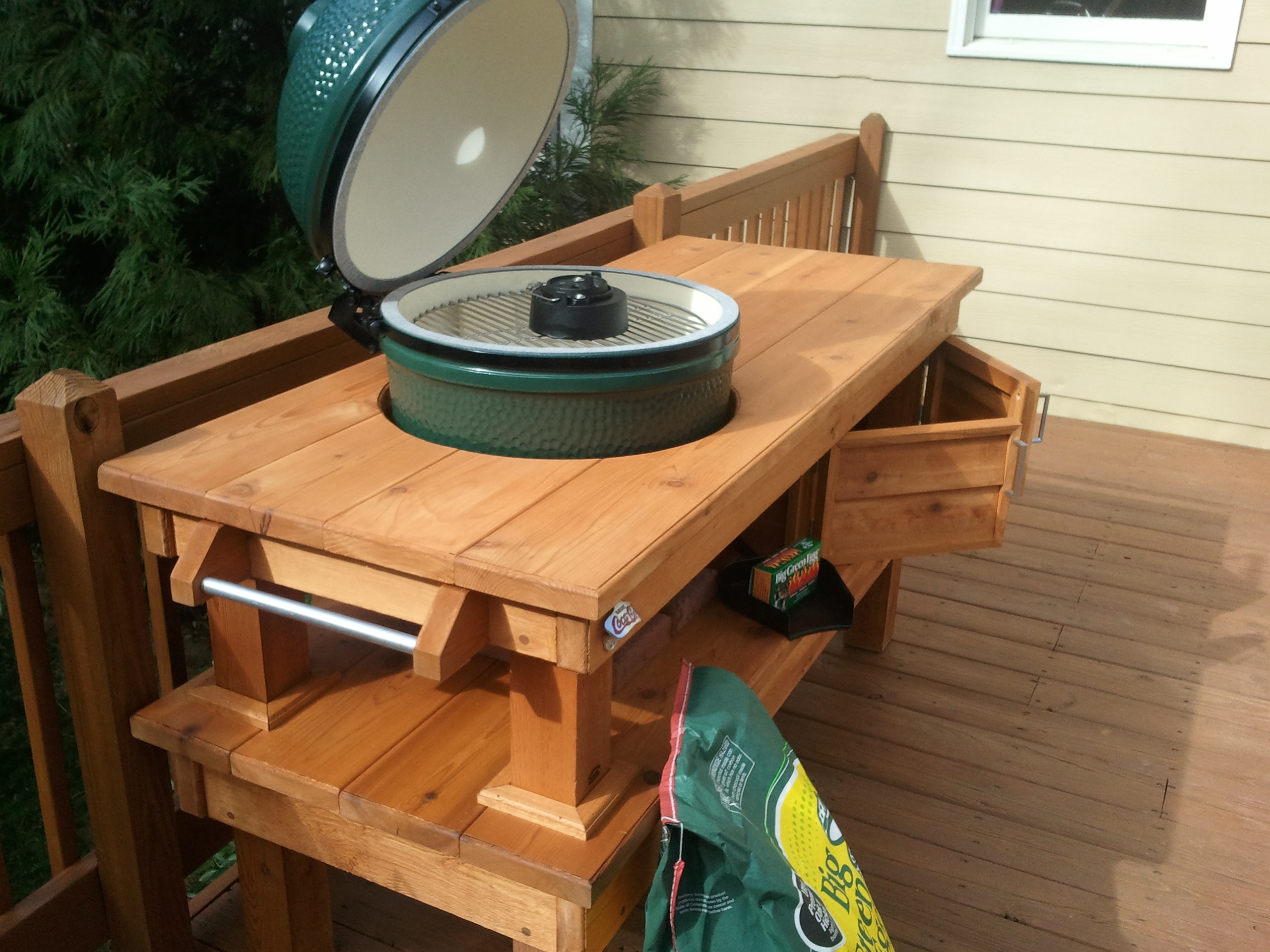Custom Big Green Egg Table, Cedar | CUSTOM WOODWORKS BY CHAD